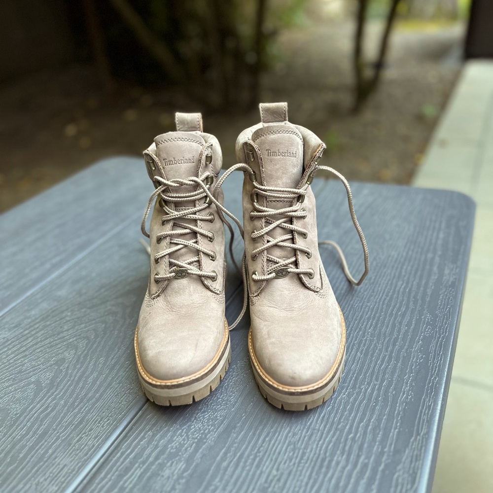 Timberland Women’s Courmayeur 6” waterproof boots. Taupe nubuck. Size 8.